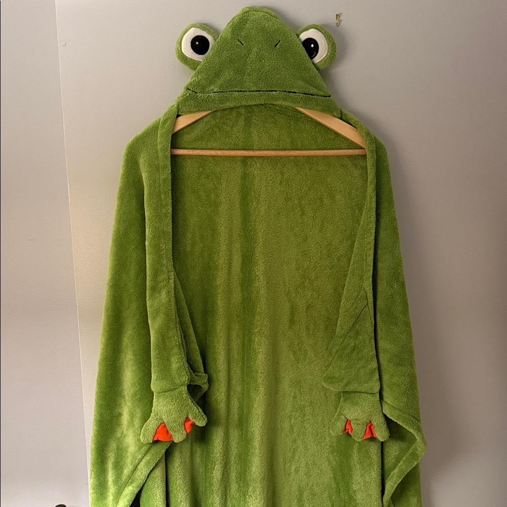 Green Frog Hooded Blanket
